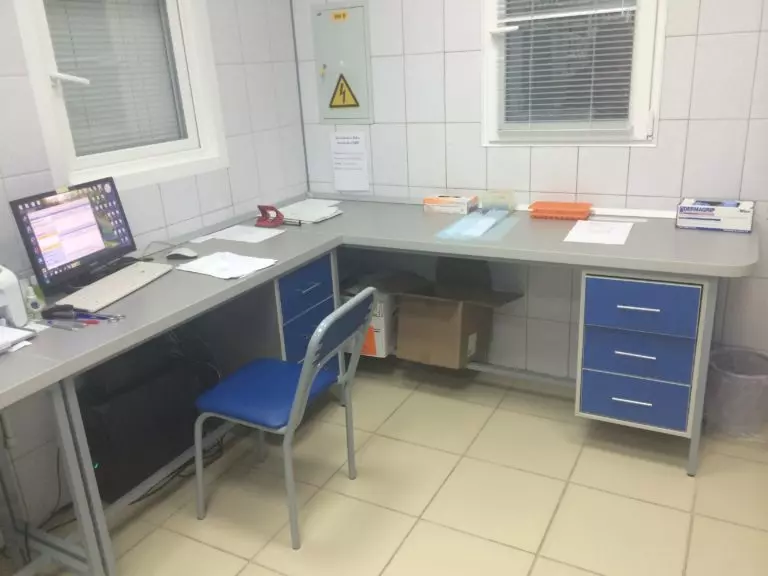Стол лабораторный рабочий с ящиками однотумбовый СТЛ - 31